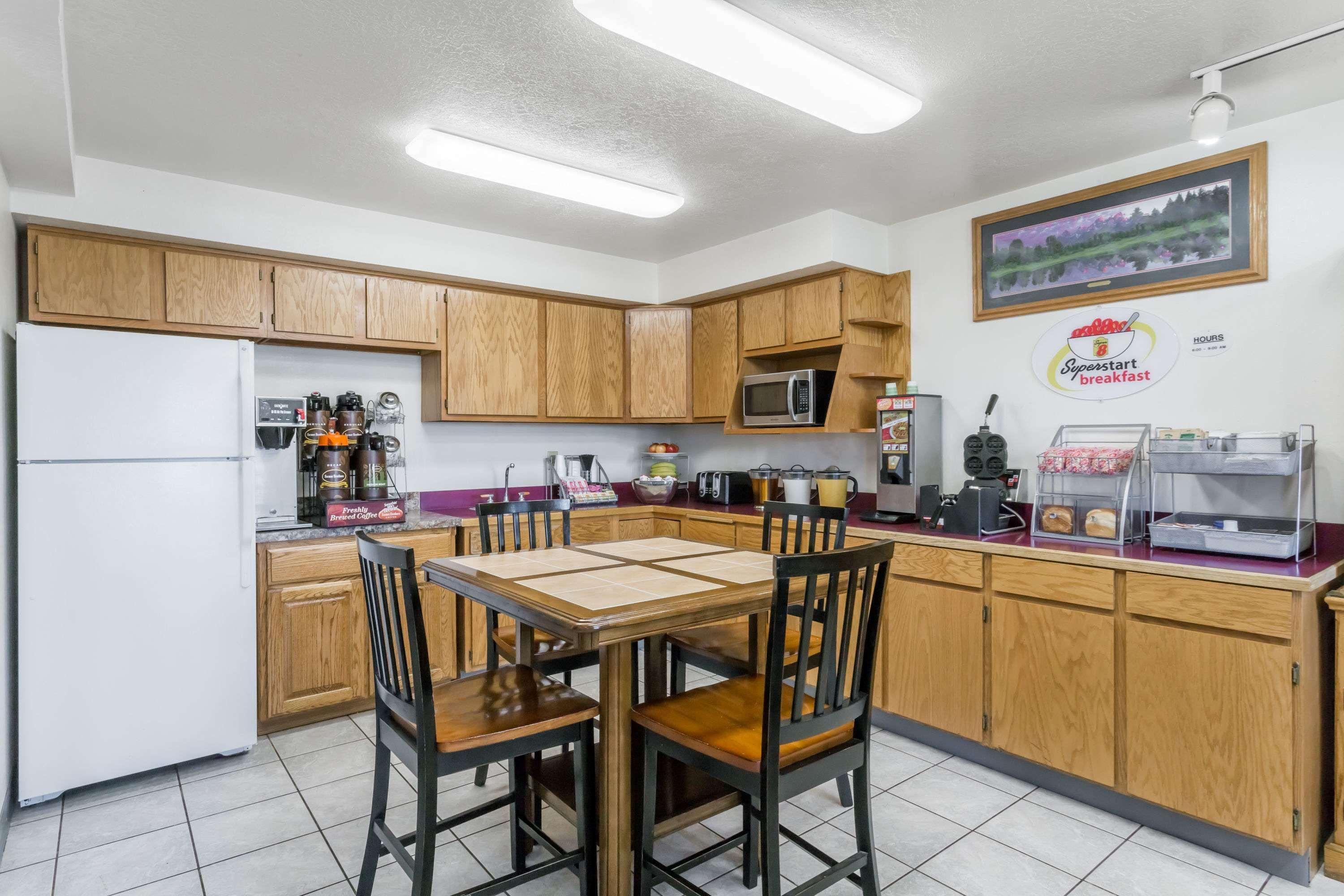 Super 8 By Wyndham Rexburg Ξενοδοχείο Εξωτερικό φωτογραφία