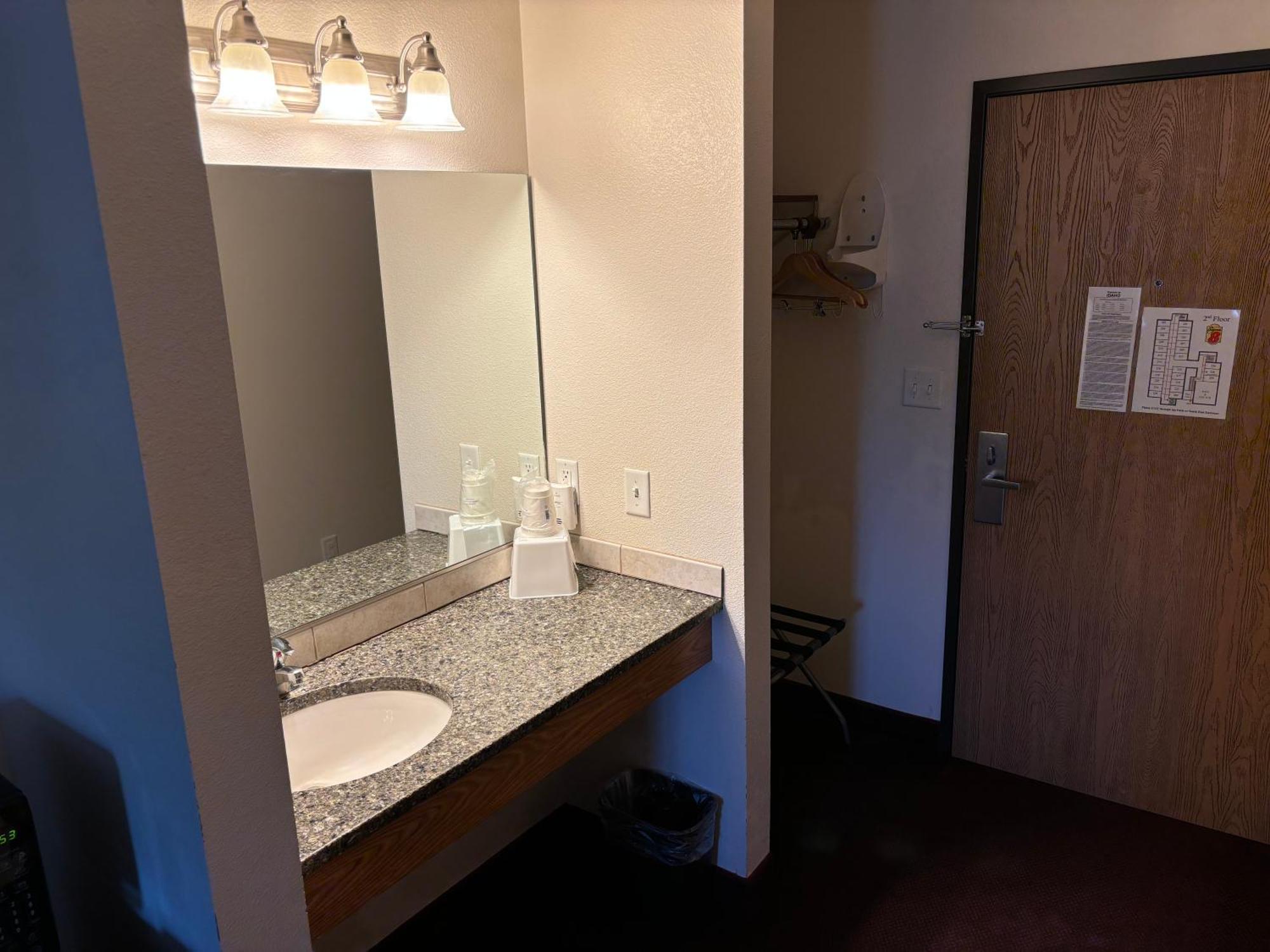 Super 8 By Wyndham Rexburg Ξενοδοχείο Εξωτερικό φωτογραφία